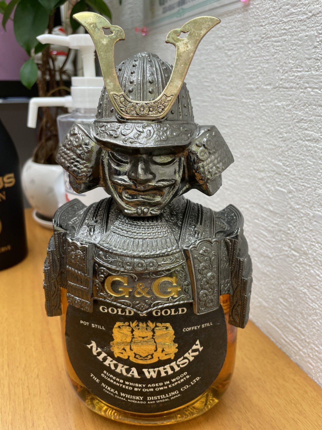 ニッカウイスキー デキャンタ ボトルケース西洋甲冑 騎士 鎧 飾り 置物