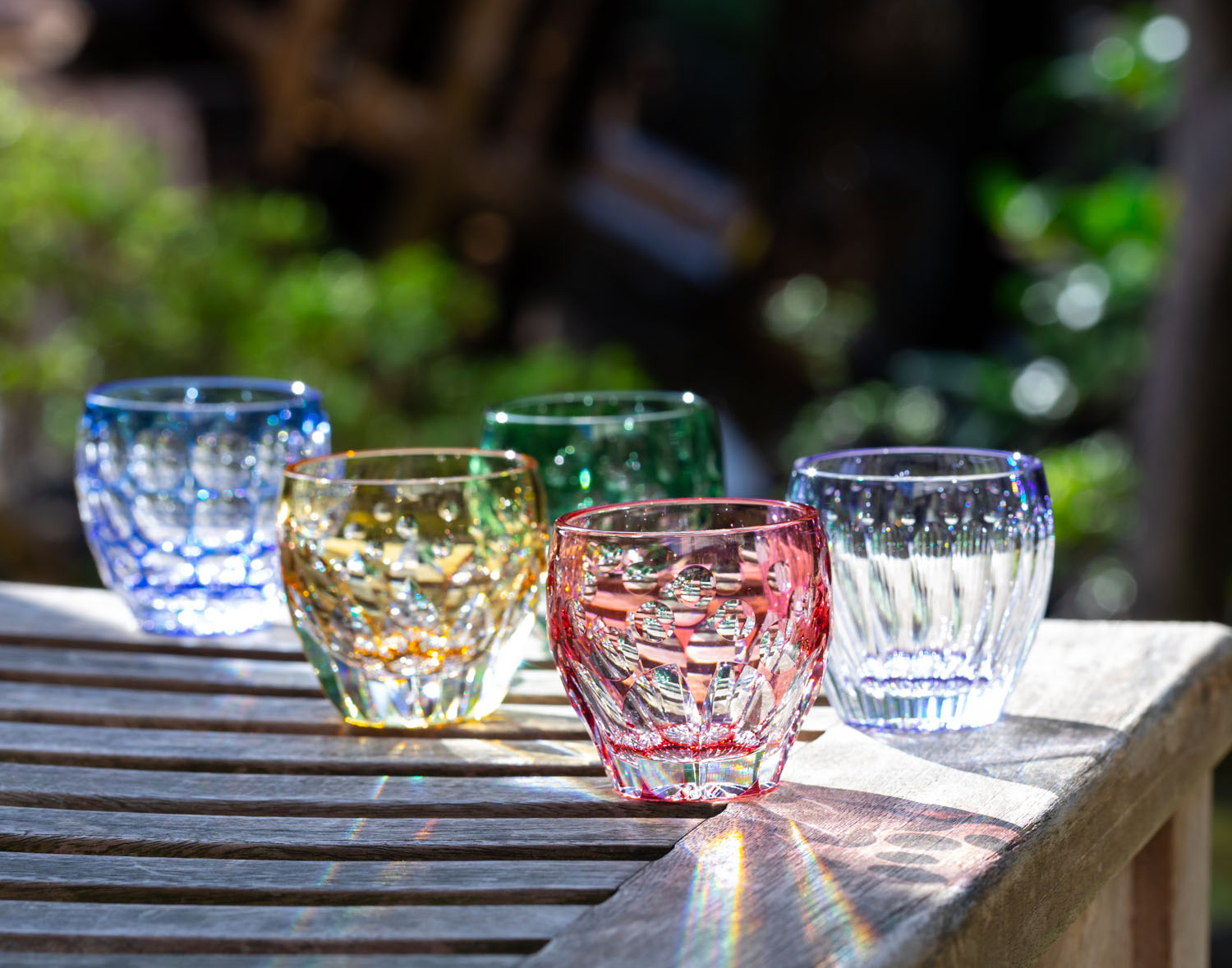 江戸切子 伝統工芸士・鍋谷聰 作 冷酒杯＜向日葵＞ | カガミクリスタル