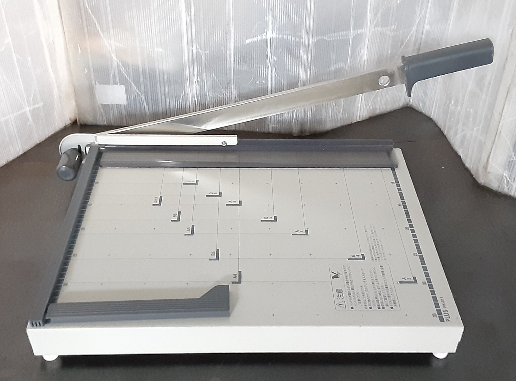 中古 プラス PLUS PK-011 ペーパーカッター断裁機 裁断幅A3