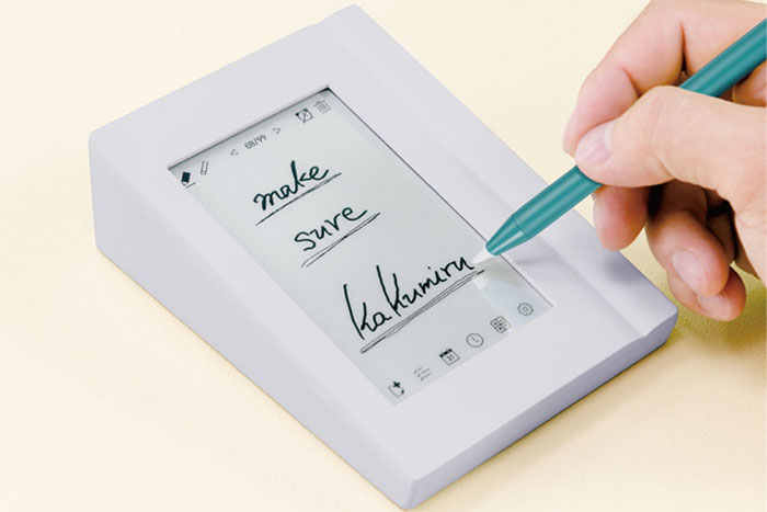 アラームと画面表示で、手書きで記録した内容をお知らせする電子