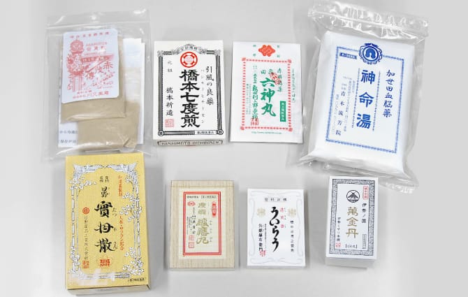 生薬標本室 | 施設・センター | 大学について | 強く、優しく。金城