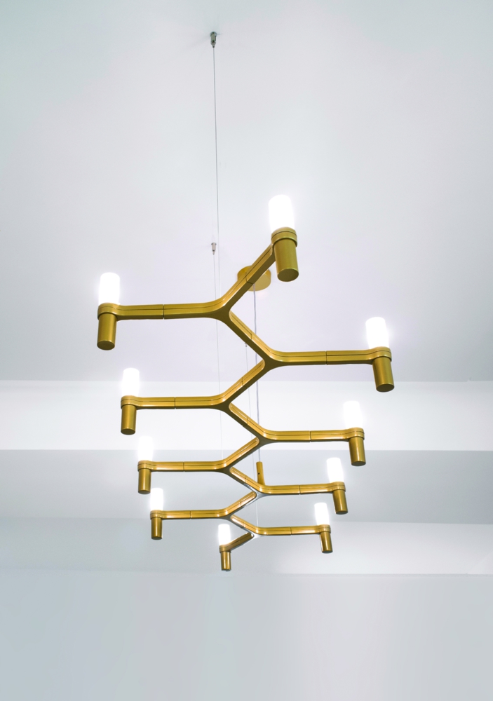 革新的なイタリアデザインの照明器具「CROWN NEMO」シャンデリア