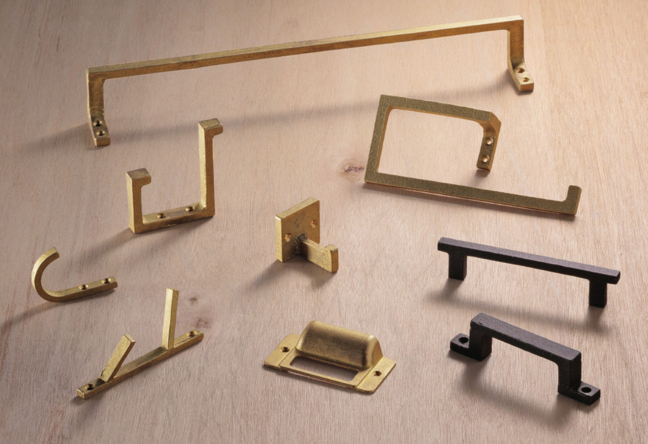 真鍮鋳物シリーズ」取手、小物掛け、タオル掛け、棚受け、戸引手