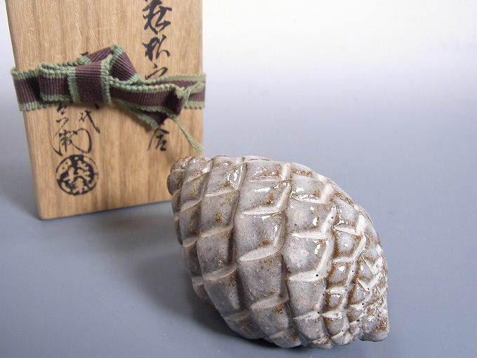 茶道具 萩松実香合 12代田原陶兵衛 萩 茶道具 萩松実香合 12代田原陶