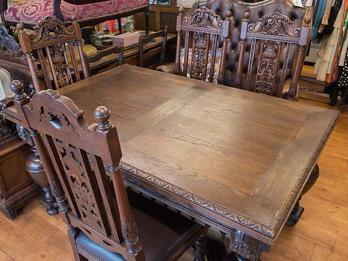 1800年代後半のイギリスアンティークのダイニングテーブルセット