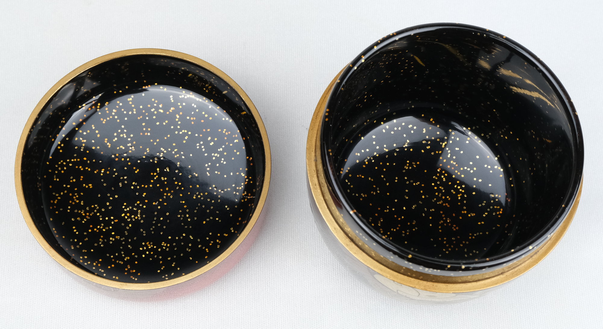 栗山園オンライン通販部 / 【出物】 宝尽蒔絵内平目大棗曙塗 中村恭蔵