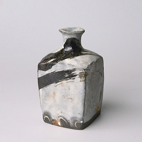 No.133 粉引唐津角徳利 / Square sake flask, Kohiki-karatsu | しぶや