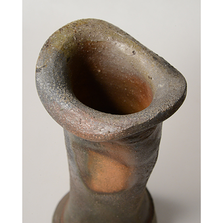 No.3(図17) 備前鍔口花入 Flower Vase, Bizen, Tsuba-guchi shaped