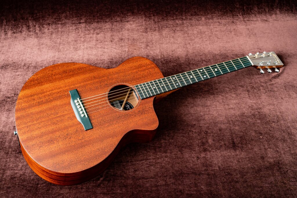国内最速レポート! ~徹底解剖！Martin SC-10E Sapele~ | クロサワ楽器