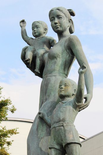 小森邦夫 ブロンズ像 母と子 27cm 小森邦夫 ブロンズ像 母と子 27cm