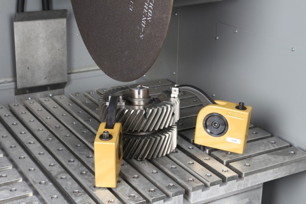 SERVOCUT-502｜切断機、埋込機、研磨機 ハルツォク・ジャパン