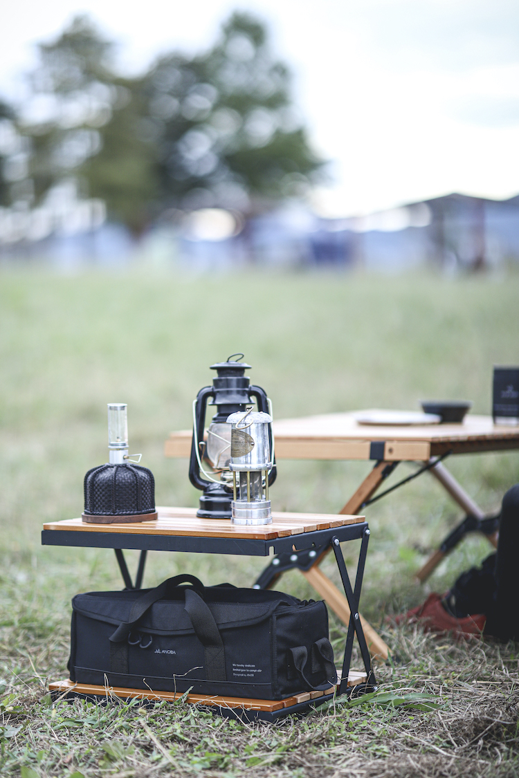 ウッドにスチールを添えて、上品なキャンプサイトづくり。アノバの新作