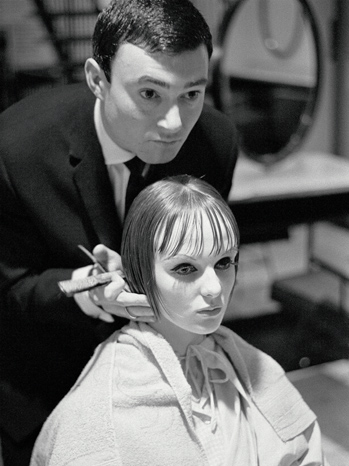 激レア】cutting hair the Vidal Sassoon way