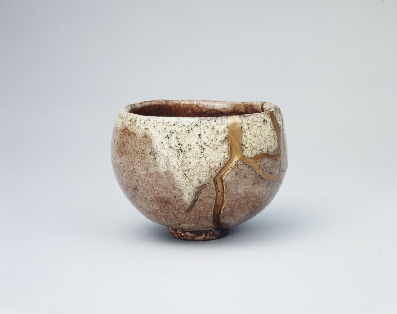 赤楽茶碗 銘 雪峯 本阿弥光悦作 | 茶道具 - コレクション - 荏原 畠山