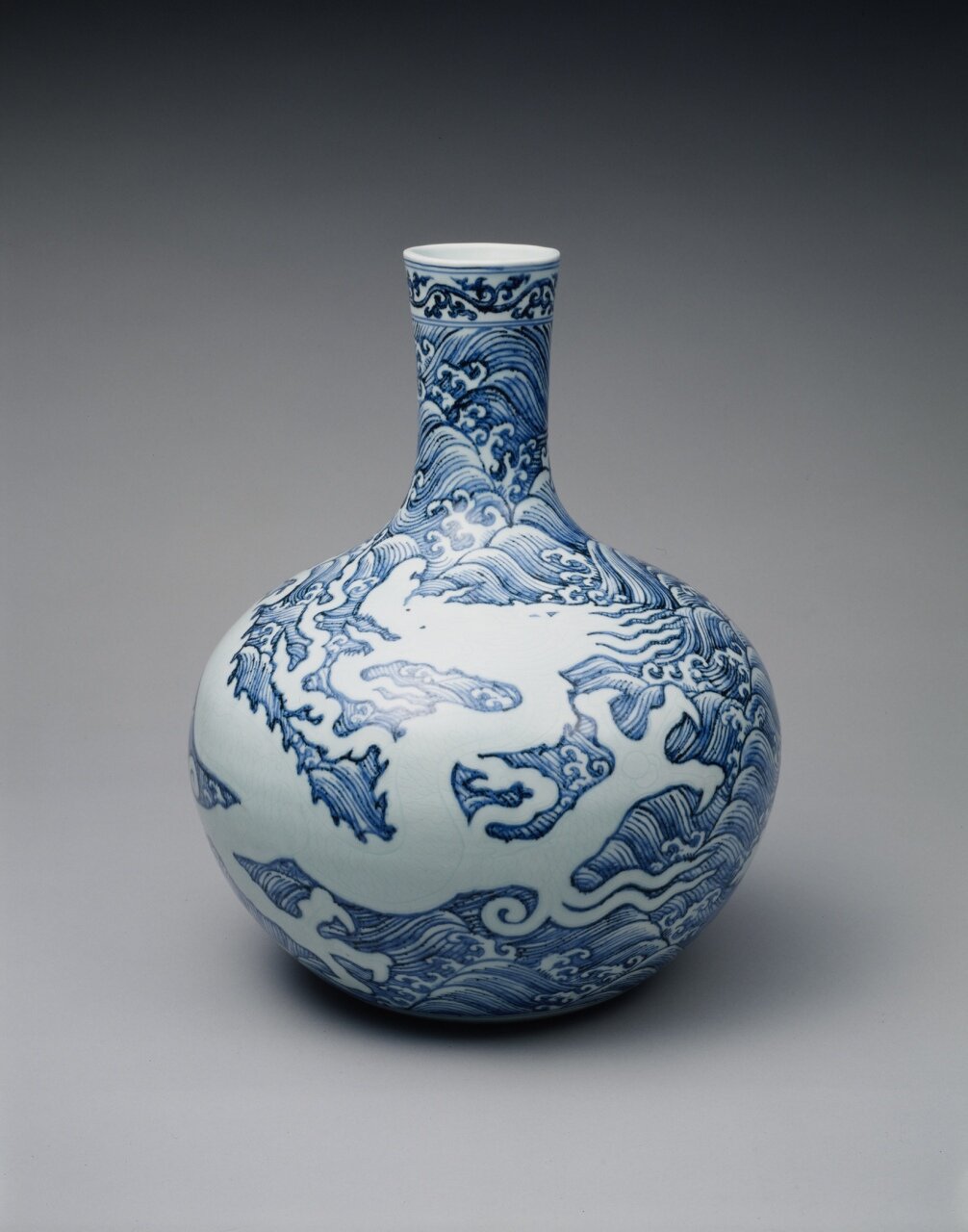 中国美術 青華 纏枝霊芝雲龍紋 獣耳罐 瓶(K-MB253) 中国美術 青華 纏枝