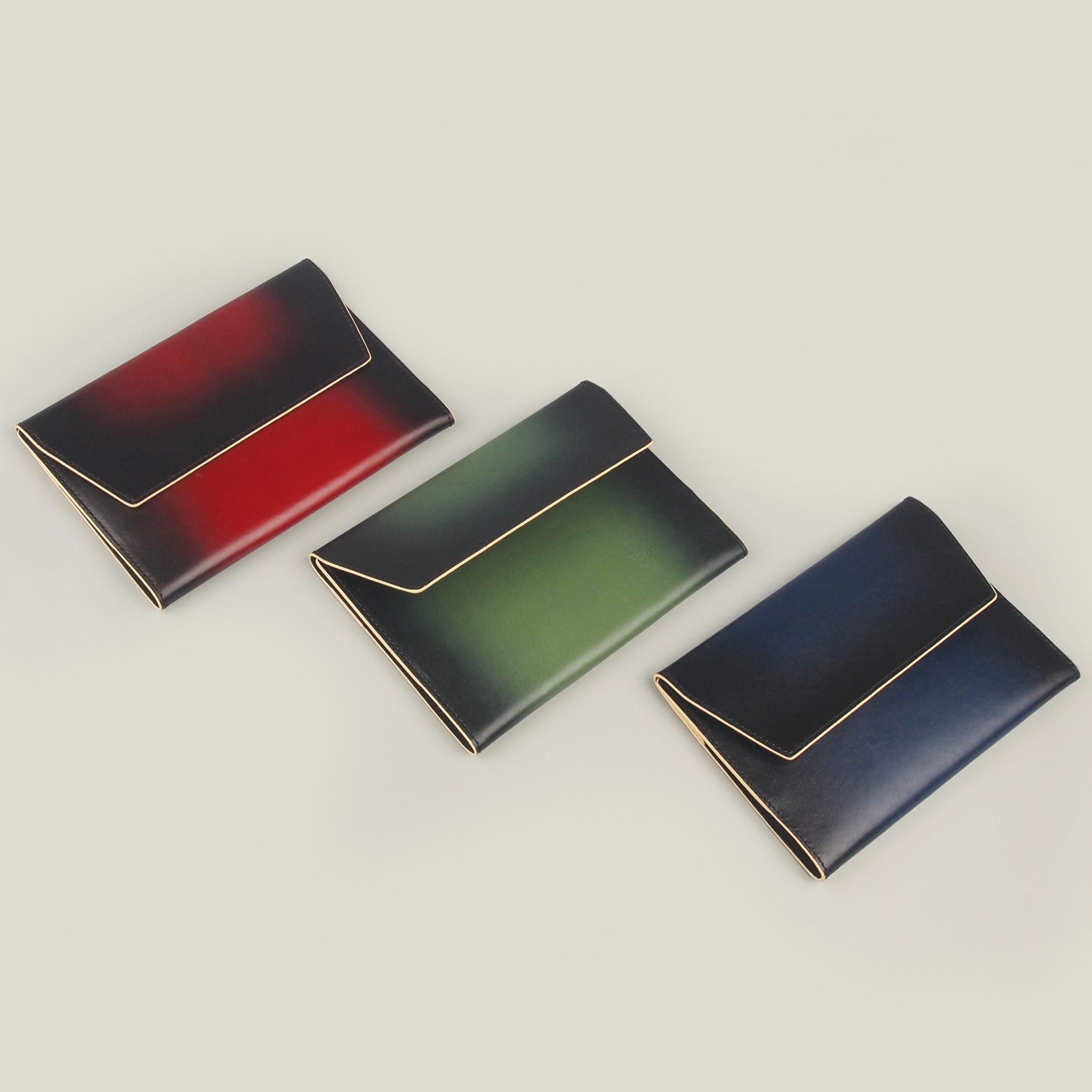 2145 外国切手 中国2003年分 イヤーブック 豪華版 多くレア品収納