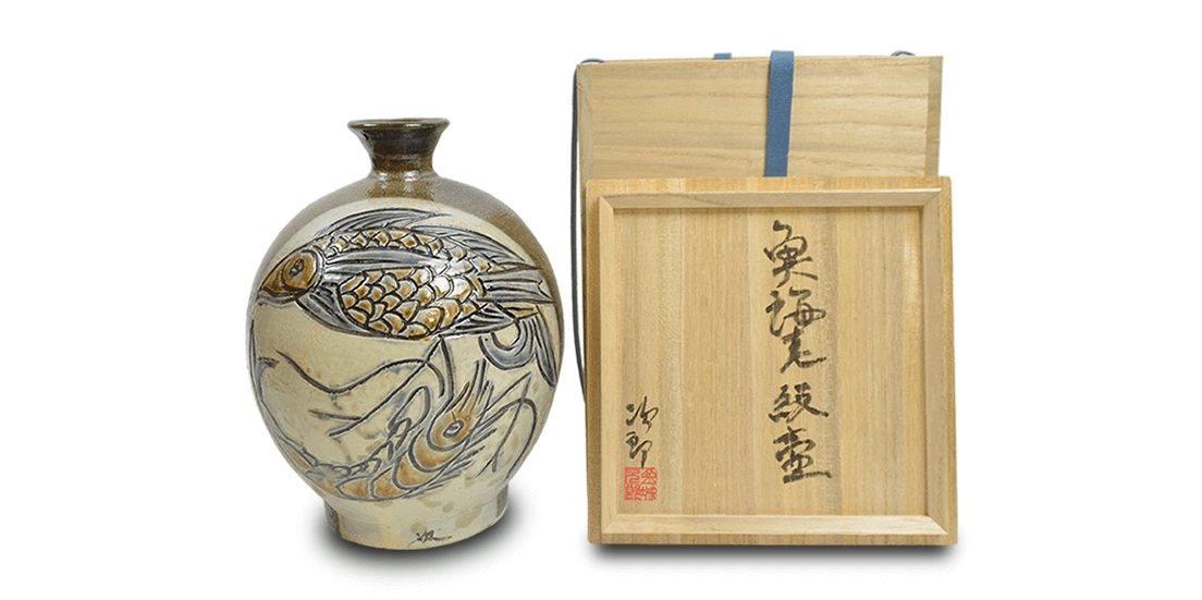 陶器 金城次郎 壺 金城次郎 壺屋焼『線彫海老魚紋壺』 - 国内外の優れ