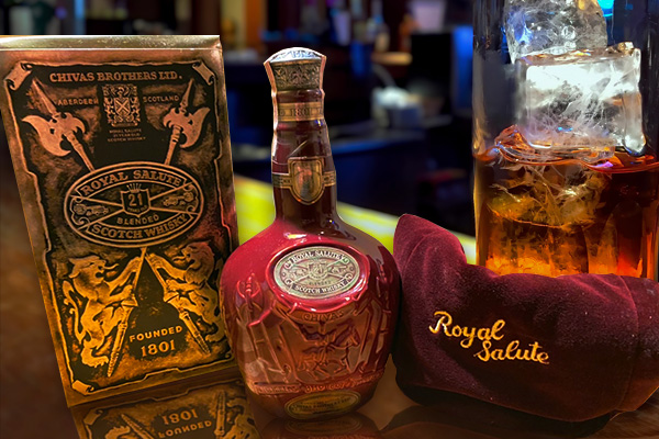 Royal Salute 21年 ブレンデッドスコッチウイスキー（巾着付き） 古酒