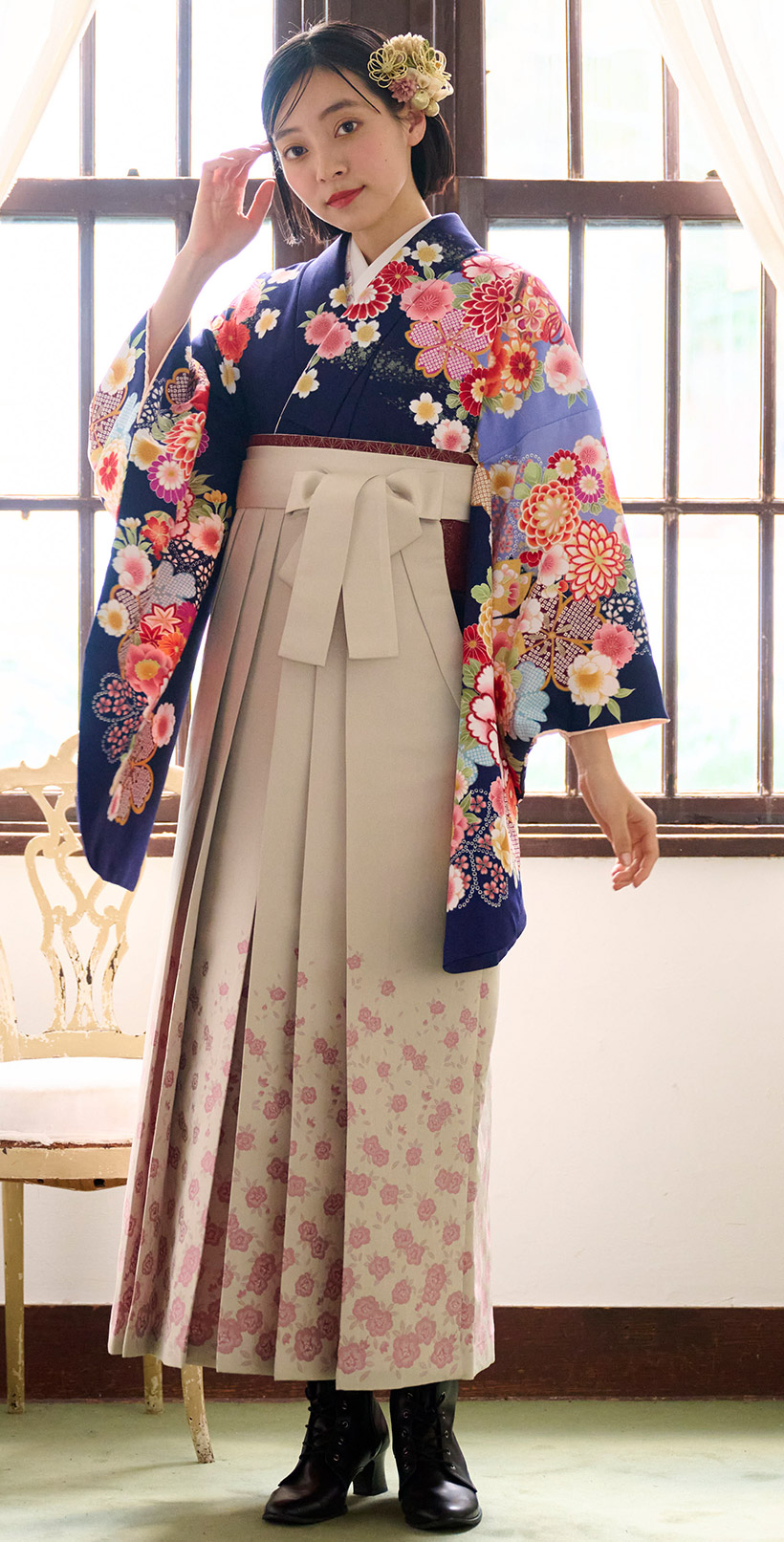 レンタル袴&着物 「紺 古典鹿の子花」&「ベージュ 織小花」 | 小振袖