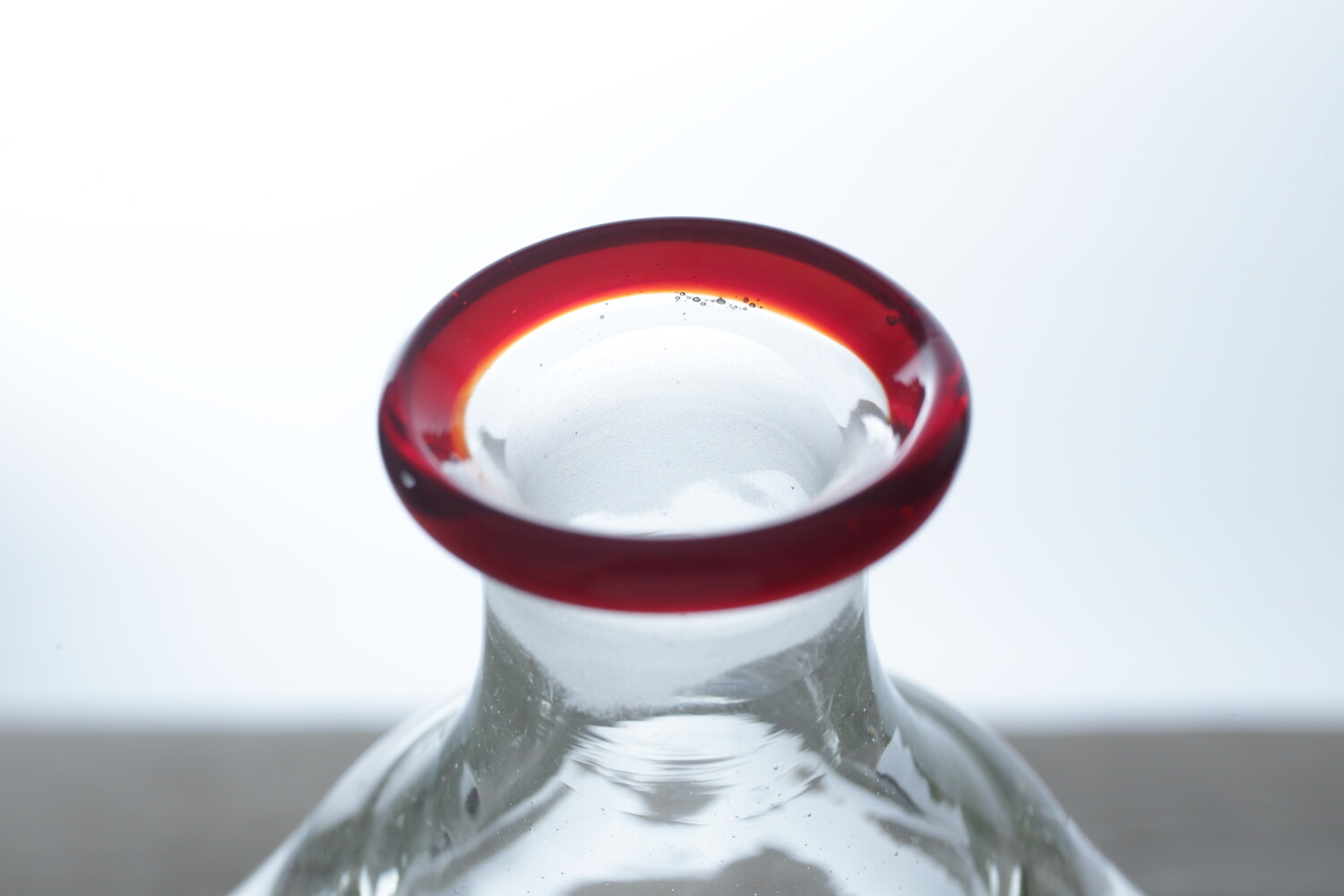 日々の暮らし | 四角ボトル栓赤 | 三宅吹き硝子工房 三宅義一