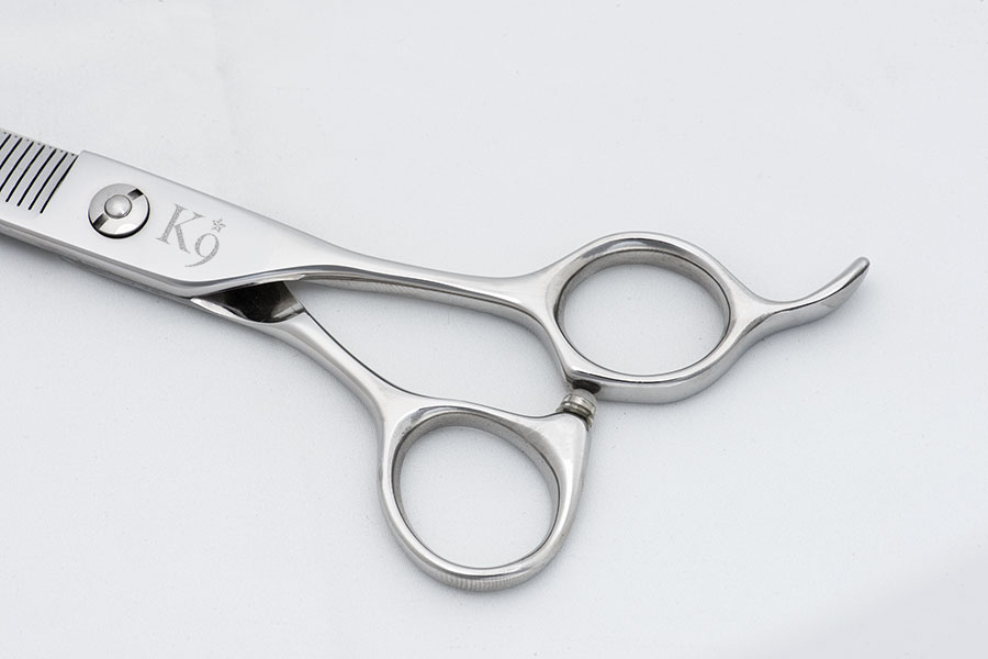 パワフルに切れる理美容師プロ用カットシザーハサミ❊トリマー