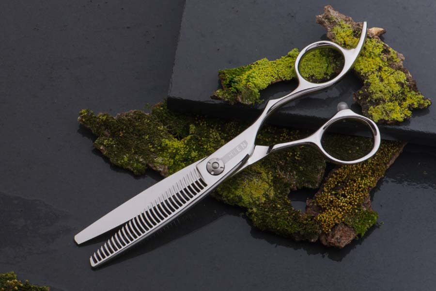 日本の職人が造る、純日本製シザー+セニング｜美容ハサミなら飛燕