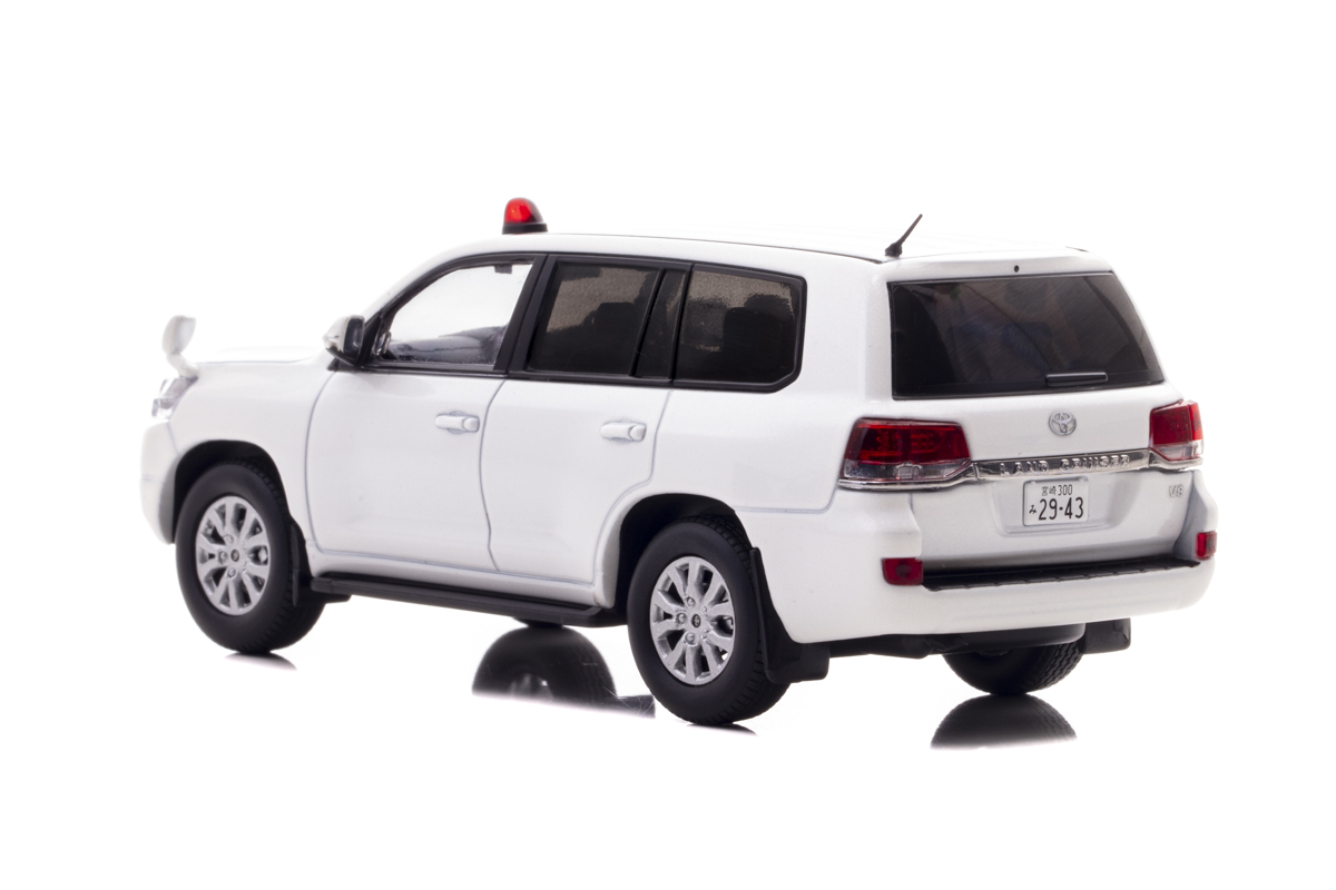 1/43 トヨタ ランドクルーザー AX (URJ202) 2018 宮崎県警察交通部交通