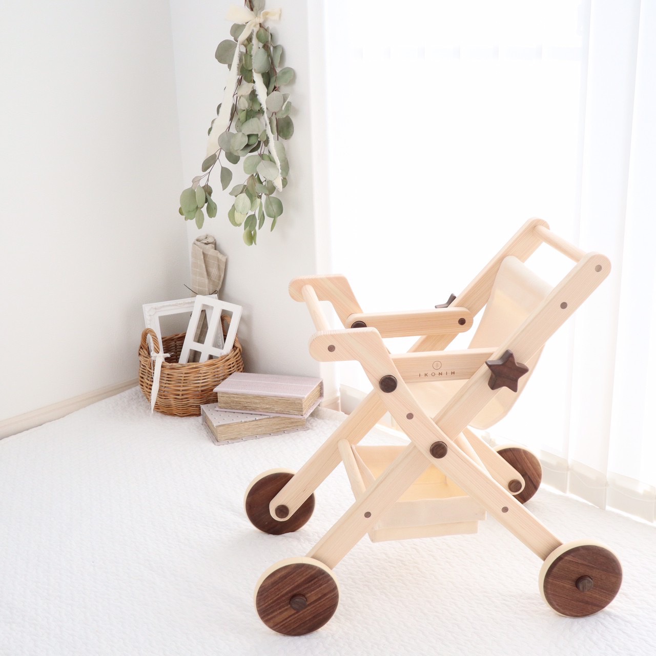 木のおもちゃ ドールバギー DOLL BUGGY - IKONIHオンラインショップ