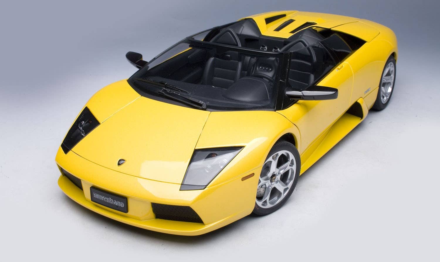 ムルシエラゴ メタリックイエロー 1/12 Autoart AUTOart オートアート