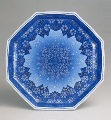 人間国宝 十四代 今泉今右衛門 色絵吹墨墨はじき雪文額