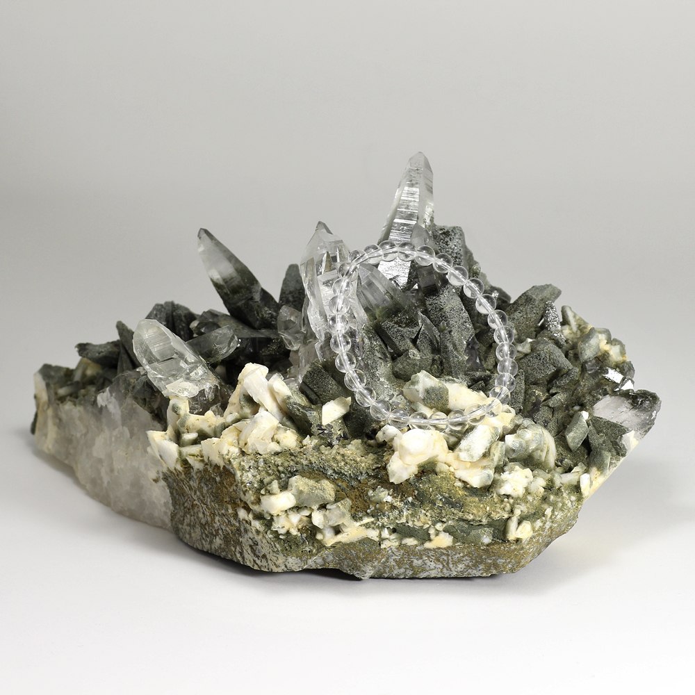 高品質・ガネッシュヒマール産]ヒマラヤ水晶クラスター/原石（大きめ