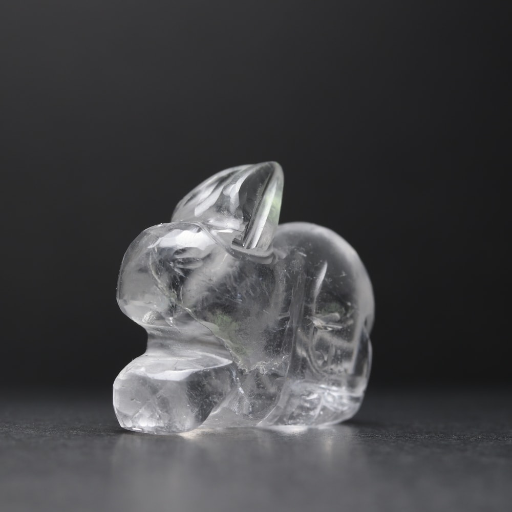 ガネッシュヒマール産]ヒマラヤ水晶彫刻うさぎ（干支置物・特別大特価