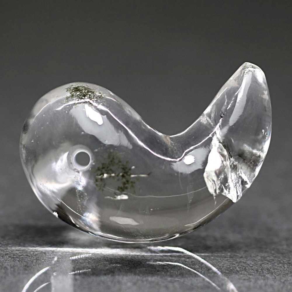 ネパール/ガネッシュヒマール産]ヒマラヤ水晶勾玉/マガタマ（高透明度