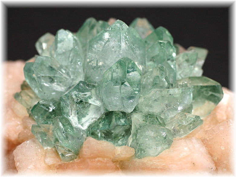 高品質・インド産]フラワーグリーンアポフィライト結晶原石 - 埼玉県