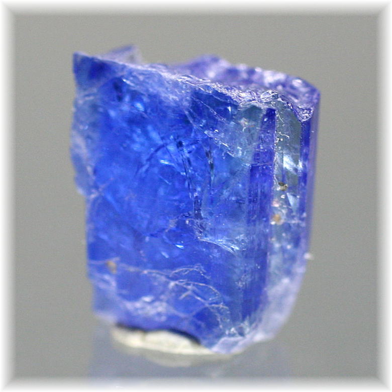 タンザニア/メレラニ鉱山】チューブインクルージョン入りタンザナイト