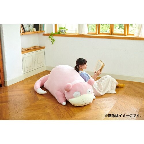 等身大ヤドン ポケモン ぬいぐるみ ヤドン」の等身大ぬいぐるみが