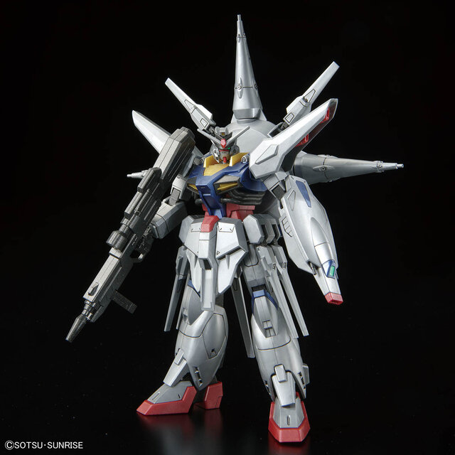 機動戦士ガンダムSEED」より、「フリーダム」ら3機が揃い踏み！限定