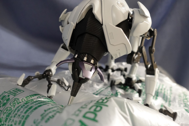 figma METROID DREAD E.M.M.I.』開封の儀―カッコよくも不気味な