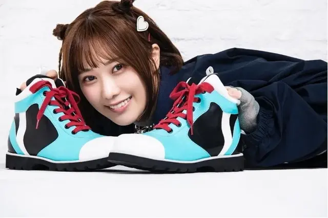 ブルアカ』より「カズサのスニーカー」が予約受付中！描き下ろし