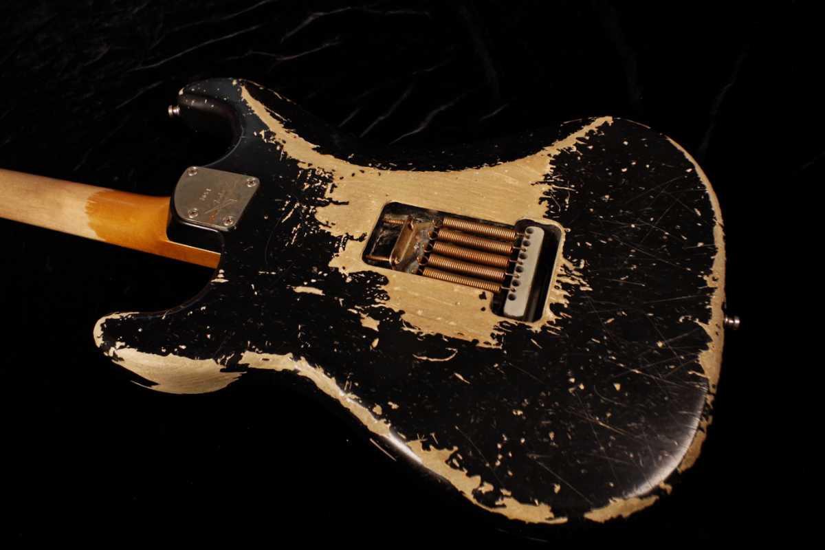 CUSTOM-MADE Stratocaster Heavy Relic Black