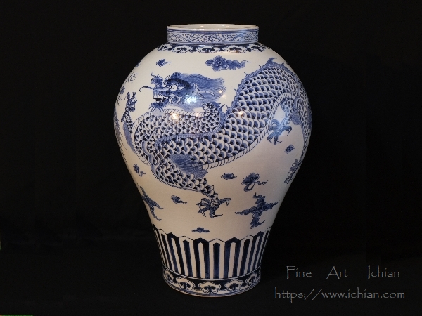 中国陶磁器 明 青白磁 龍模様 陶器の壺 中国陶磁器 明 青白磁 龍模様