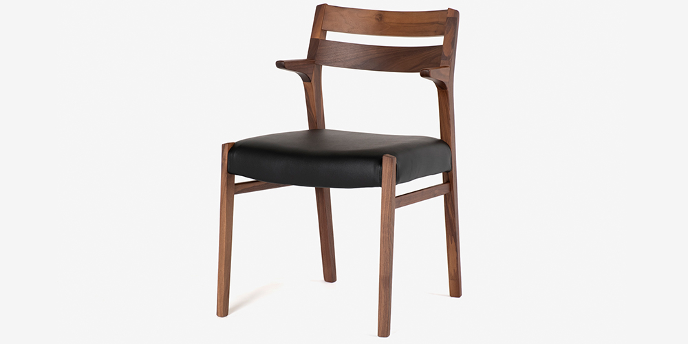 ダイニングチェア（半肘付き）「シネマ」ウォールナット材/PVC