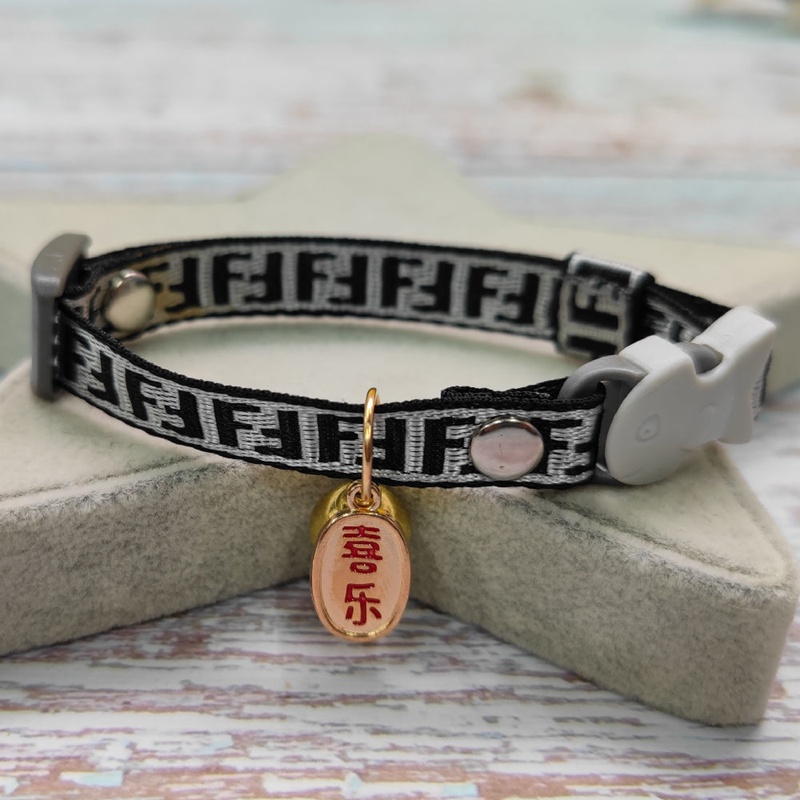 fendi ブランド ネコ 首輪 猫の首輪 フェンディ 首輪 犬 定番FF柄