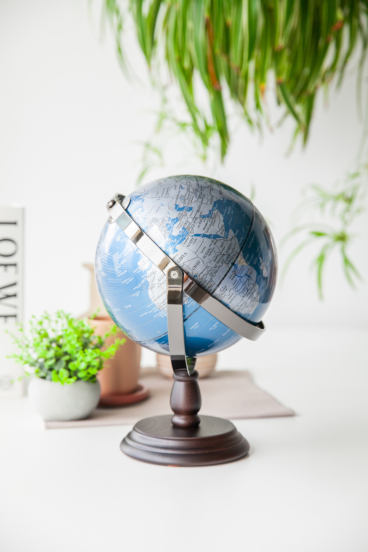 8英吋金屬藍360度全旋轉木質底座地球儀