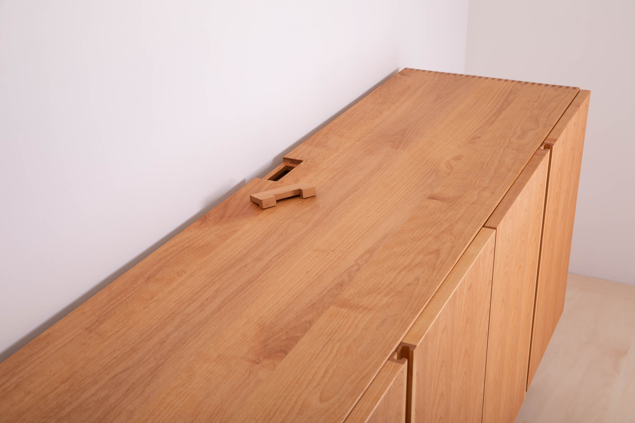 ☆Aya,☆ロ型(楠、無塗装)無垢家具キャビネット製作○確認 ☆Aya,☆ロ