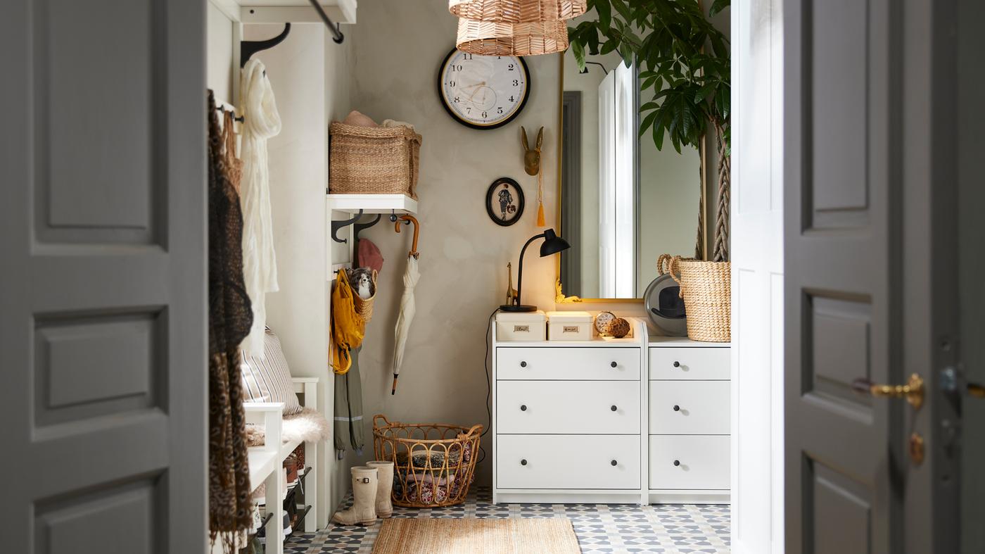 3世代が使うトラディショナルスタイルの玄関｜IKEA【公式】 - IKEA