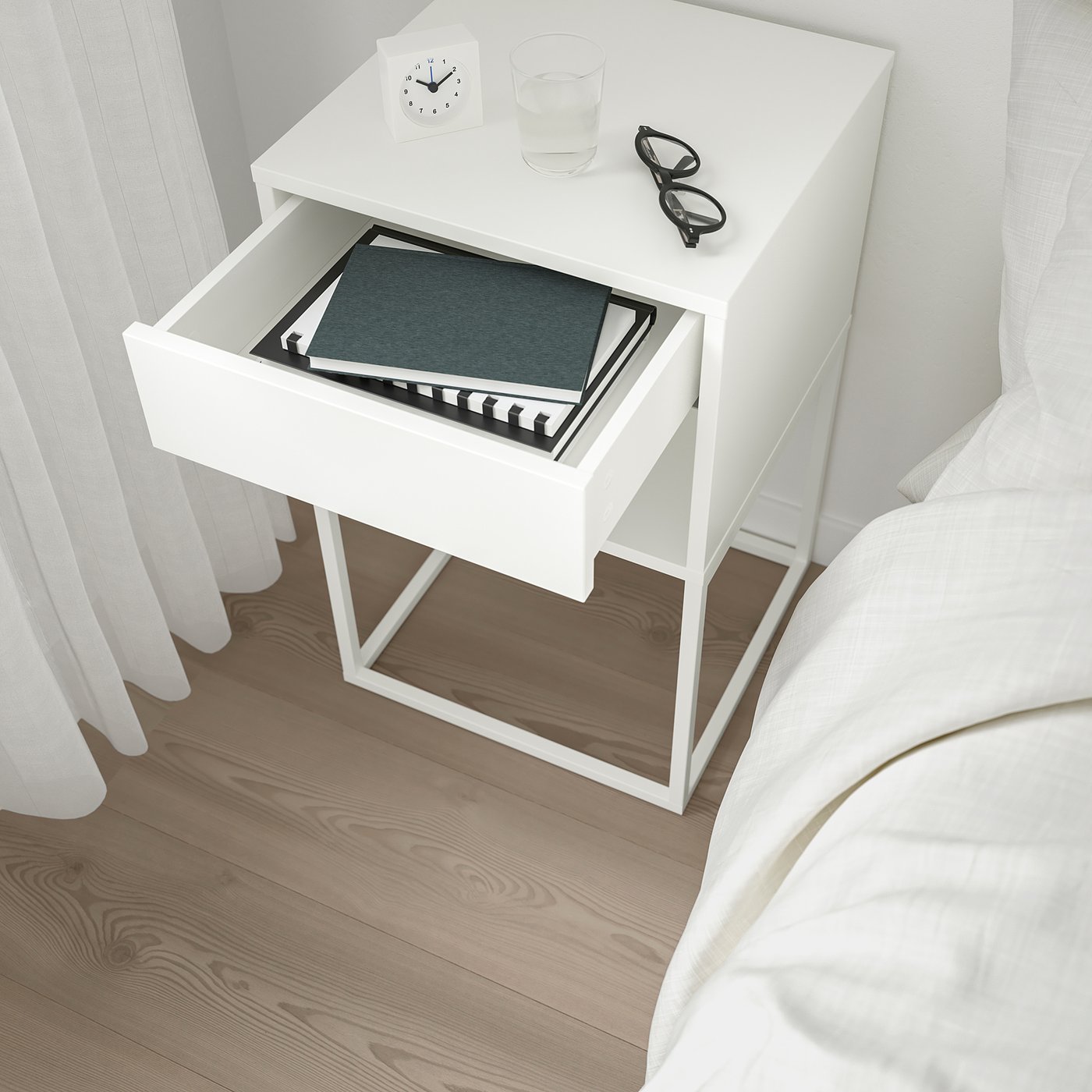 値下げIKEA VIKHAMMER サイドテーブル 黒 VIKHAMMER Bedside table