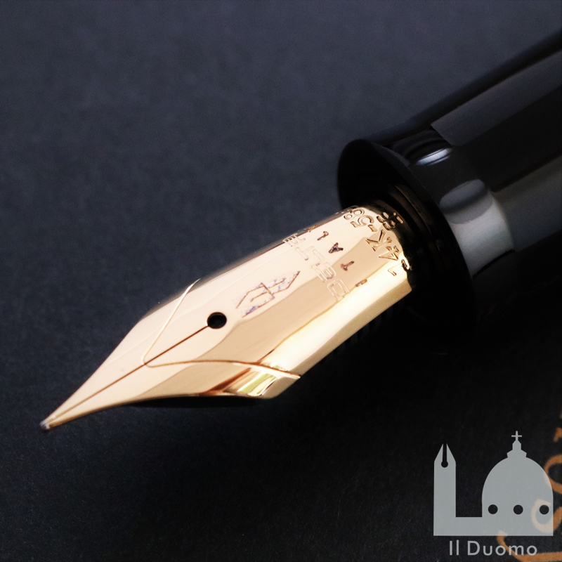 デルタ DV オリジナルミディアムサイズ 万年筆 (14Kニブ/ゴールド