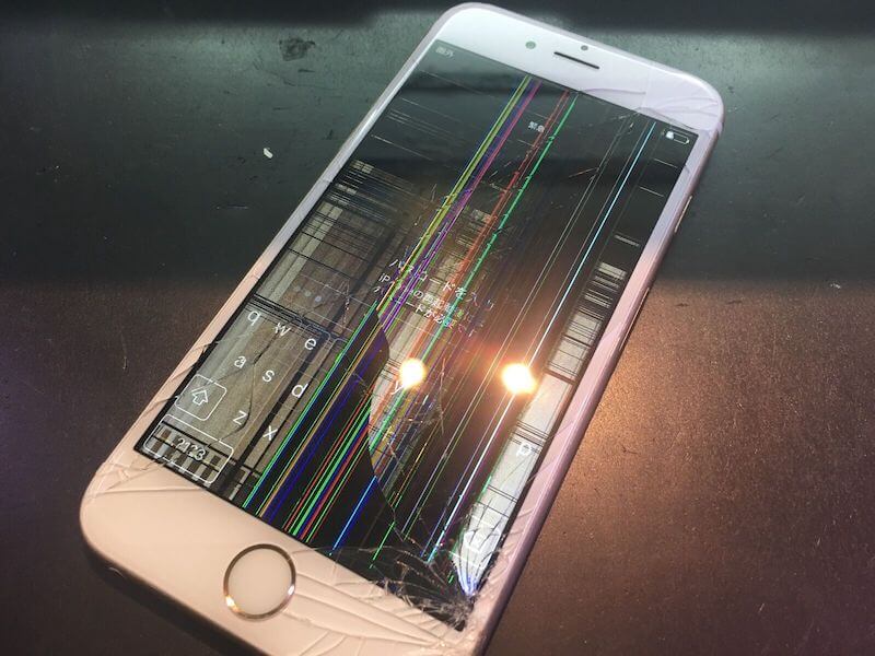 iPhoneの液晶画面に線が！縦線！白い線！黒い線！斜め線の直し方