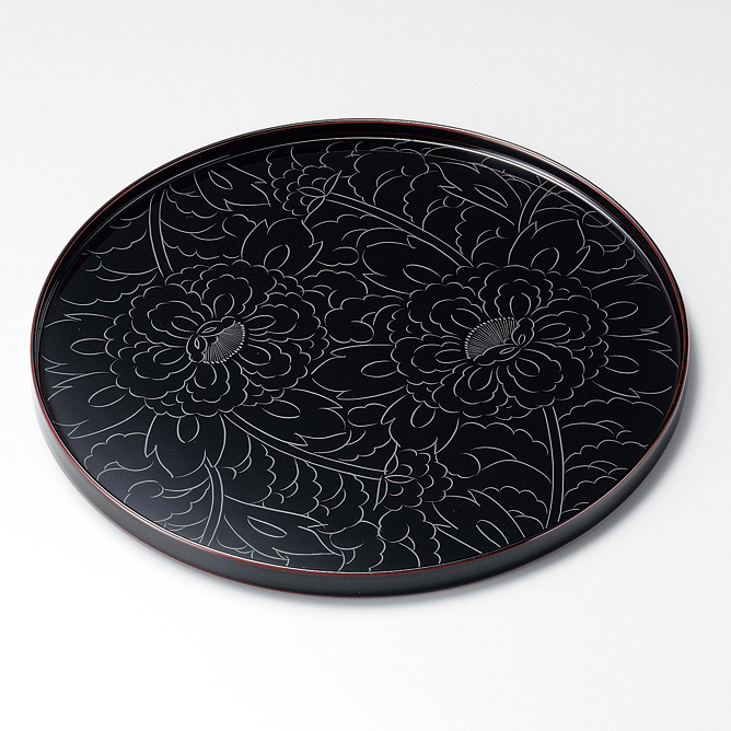 丸盆 10.0 黒牡丹彫 溜 木製 漆塗り 12-10204 漆器の井助